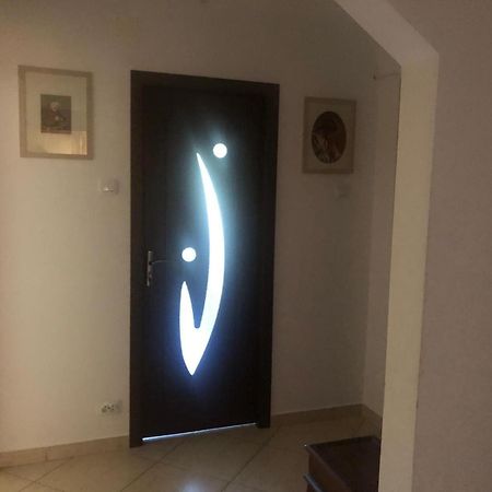 Apartament Cu 3 Camere La Poala Muntilor Fagaras Victoria  Exterior foto