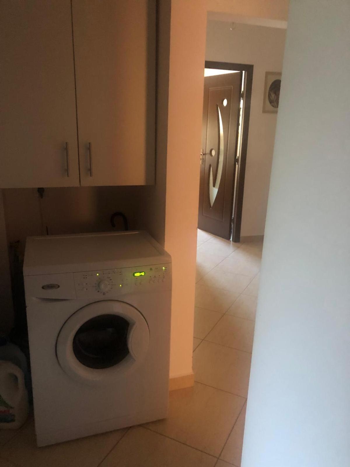 Apartament Cu 3 Camere La Poala Muntilor Fagaras Victoria  Exterior foto